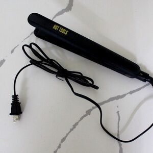 HOT TOOLS FLAT IRON